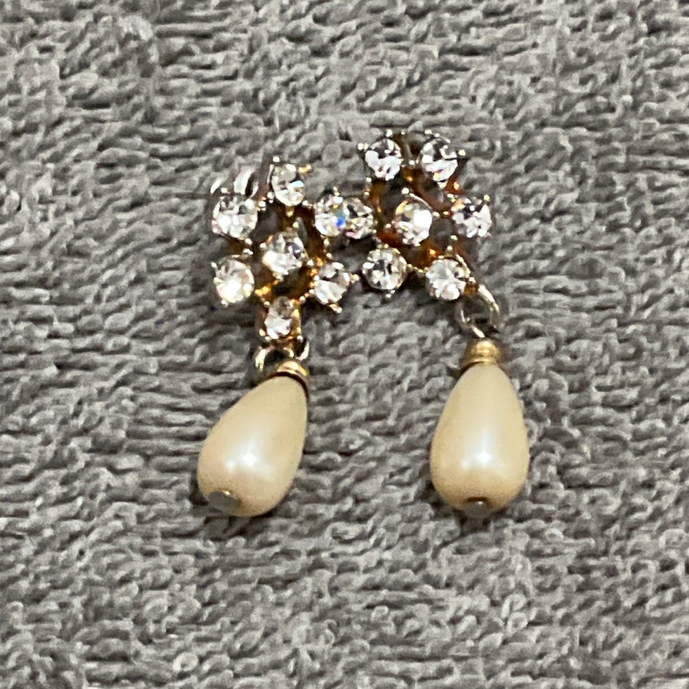 Gold Crystal Cluster Earrings with Cream Pearl Teardrops